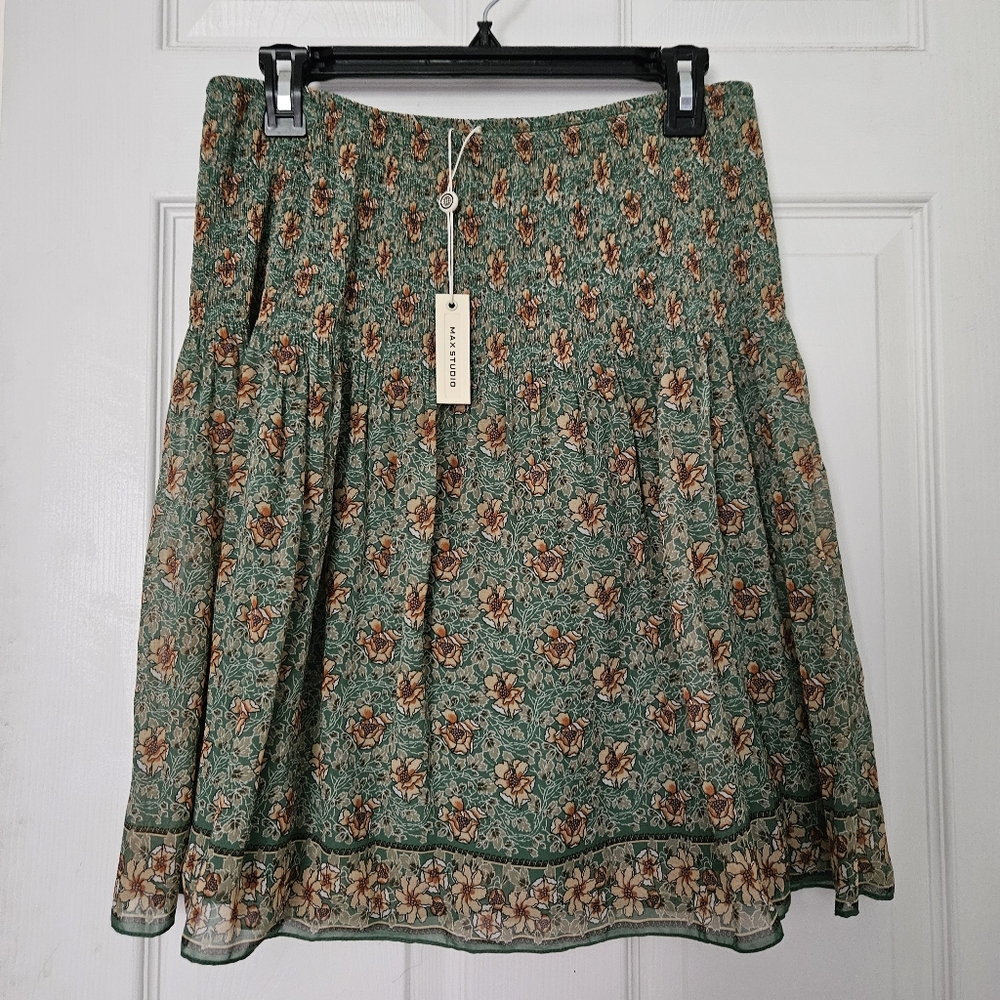 Large L Max Studio green floral smocked skirt NWT